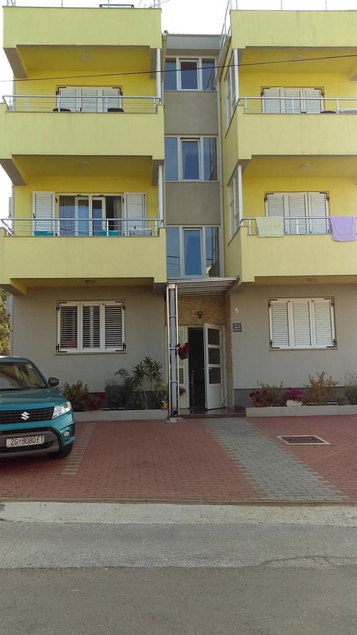 Apartments Diva Novalja Exterior foto